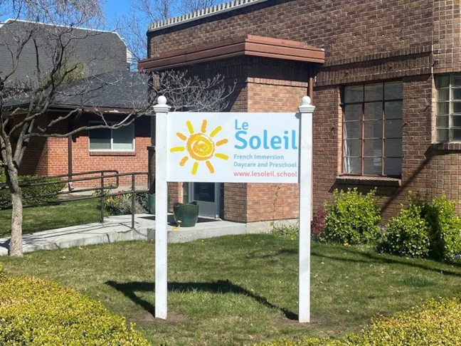 Le Soleil Front Yard Post and Panel Sign