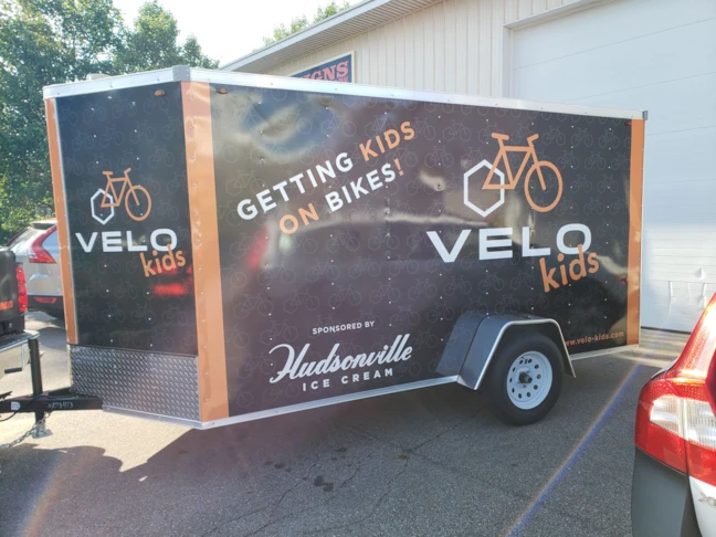 Vinyl Lettering & Graphics