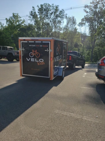 Vinyl Lettering & Graphics