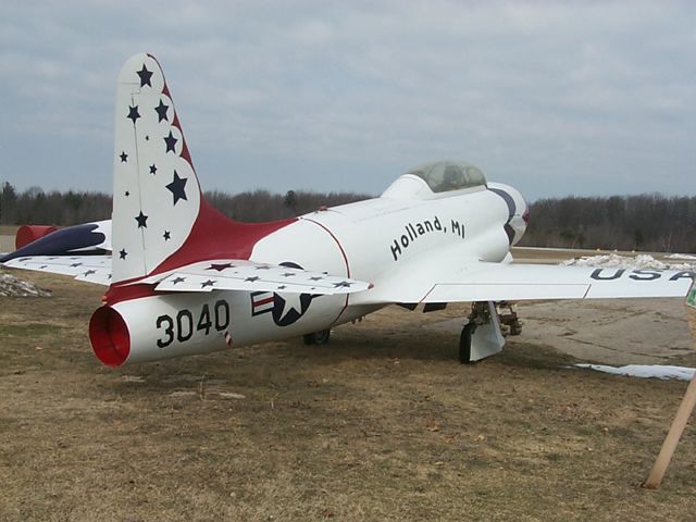 Airplane used as Airport sign