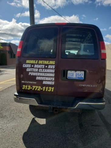 Custom Vehicle Lettering & Graphics