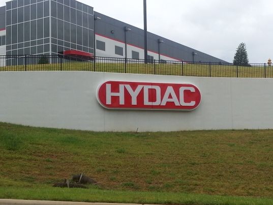 5'x20' wall cabinet, pan face raised letters