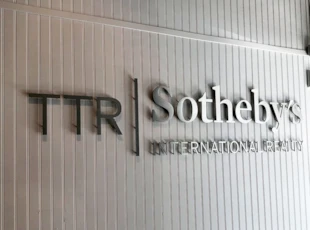 Floating Lobby Logo