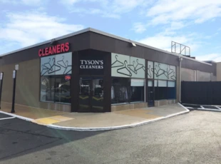 Window Graphics | Outdoor Vinyl Lettering & Graphics | Retail | Tysons, VA