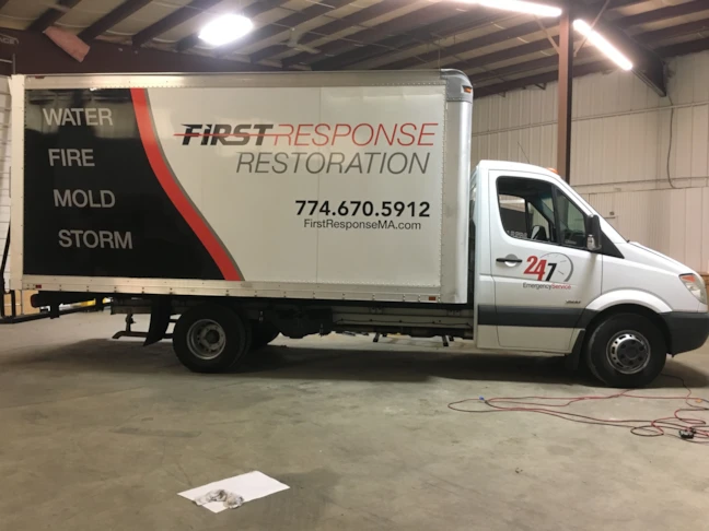 Vinyl Lettering & Graphics