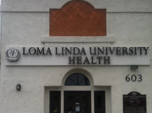 dimensional lettering, outdoor, signs by tomorrow, inland valley, southern california, loma linda university health, hemet, murrieta
