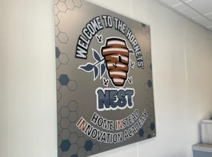 Acrylic with Standoffs | Aluminum