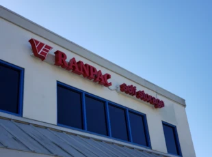 Illuminated Dimensional Lettering & Logos | Z-A-Frames