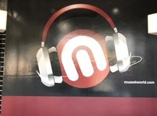 Retail Wall Wraps | Corona