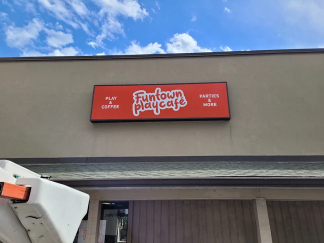 Make your business impossible to overlook with a custom lit cabinet sign. Perfect for building exteriors, these signs provide clear, bold visibility 24/7.