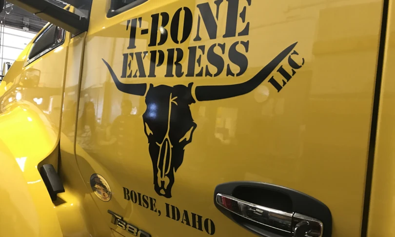 Custom Vehicle Lettering & Graphics