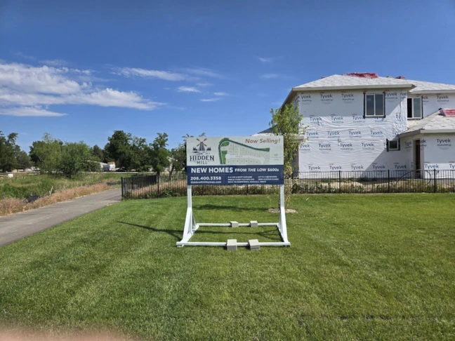 Real Estate Banner Sign