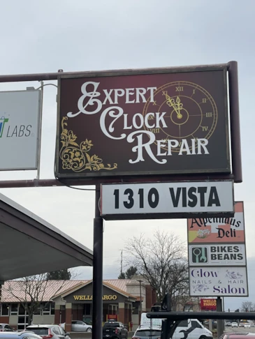 Outdoor Pylon Sign Graphics