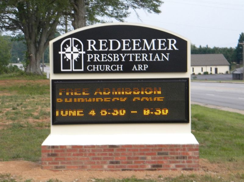 Redeemer Presbyterian Church, Monochrome LED Message Center Monument