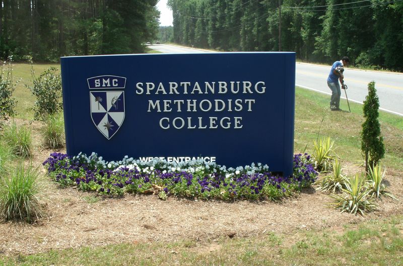 Spartanburg Methodist College: Aluminum monument sign