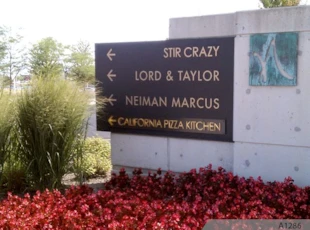 Directional Signage at Northbrook Court
