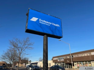 Pylon Signs | Healthcare | Arlington Heights | Aluminum