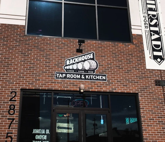 Outdoor Vinyl Lettering & Graphics